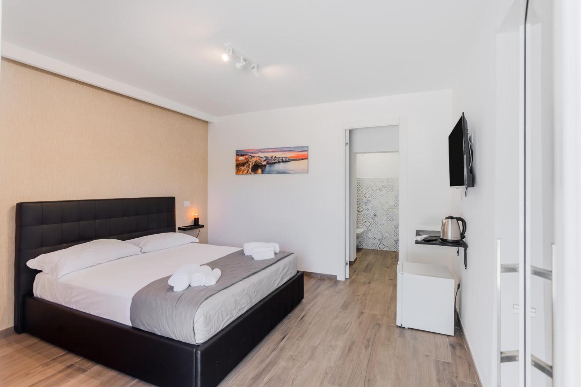 Pietramare Luxury Suites Bari Buitenkant foto