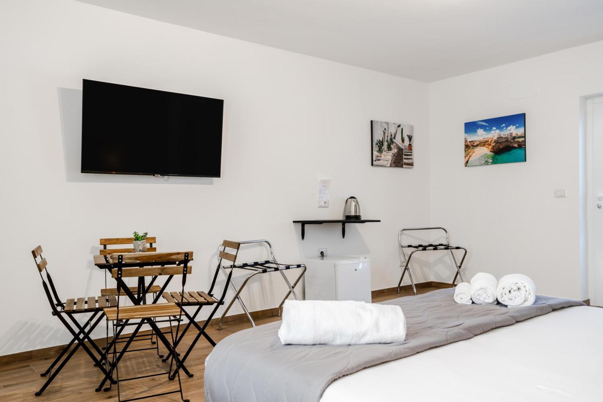 Pietramare Luxury Suites Bari Buitenkant foto