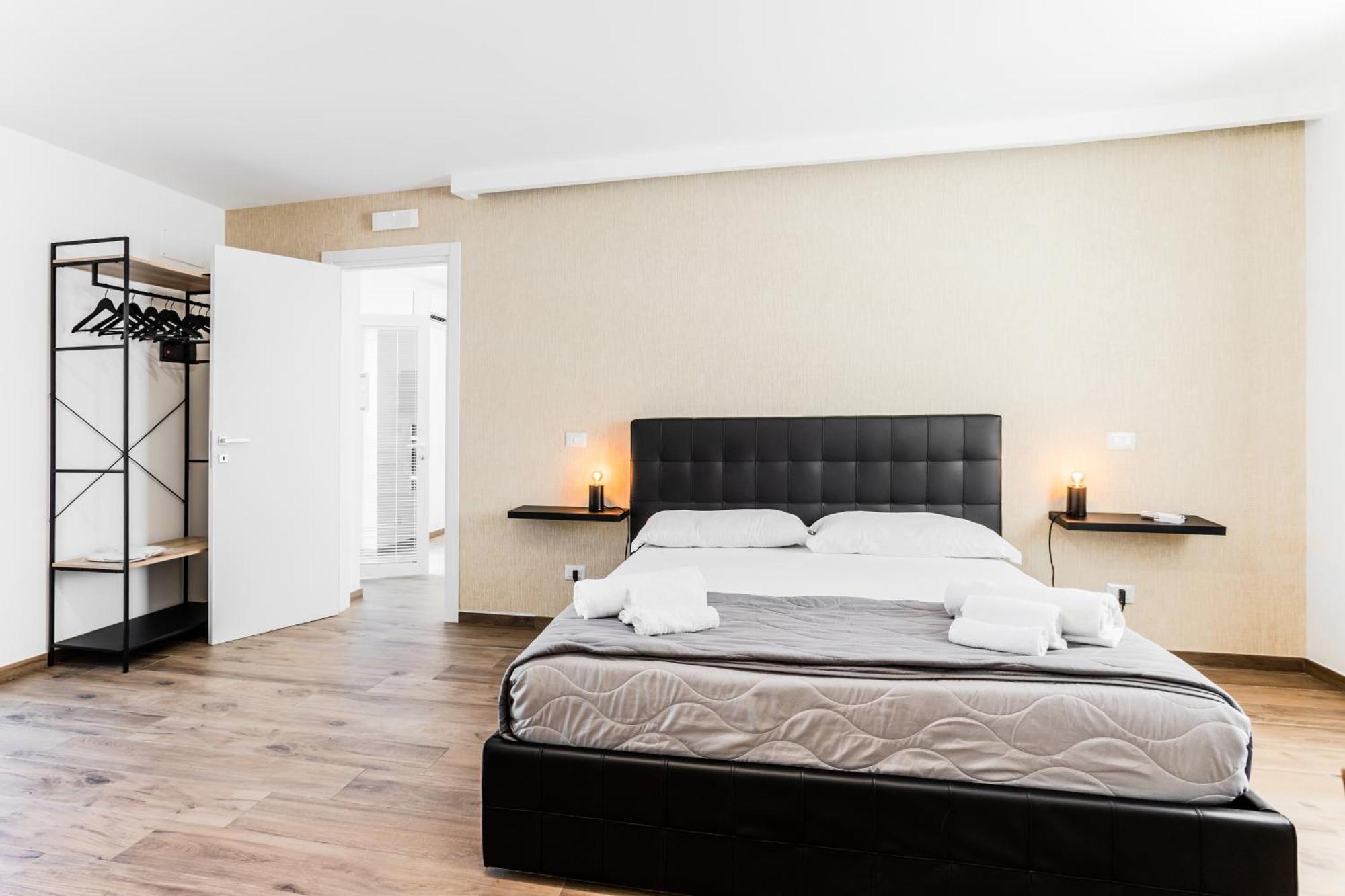 Pietramare Luxury Suites Bari Buitenkant foto