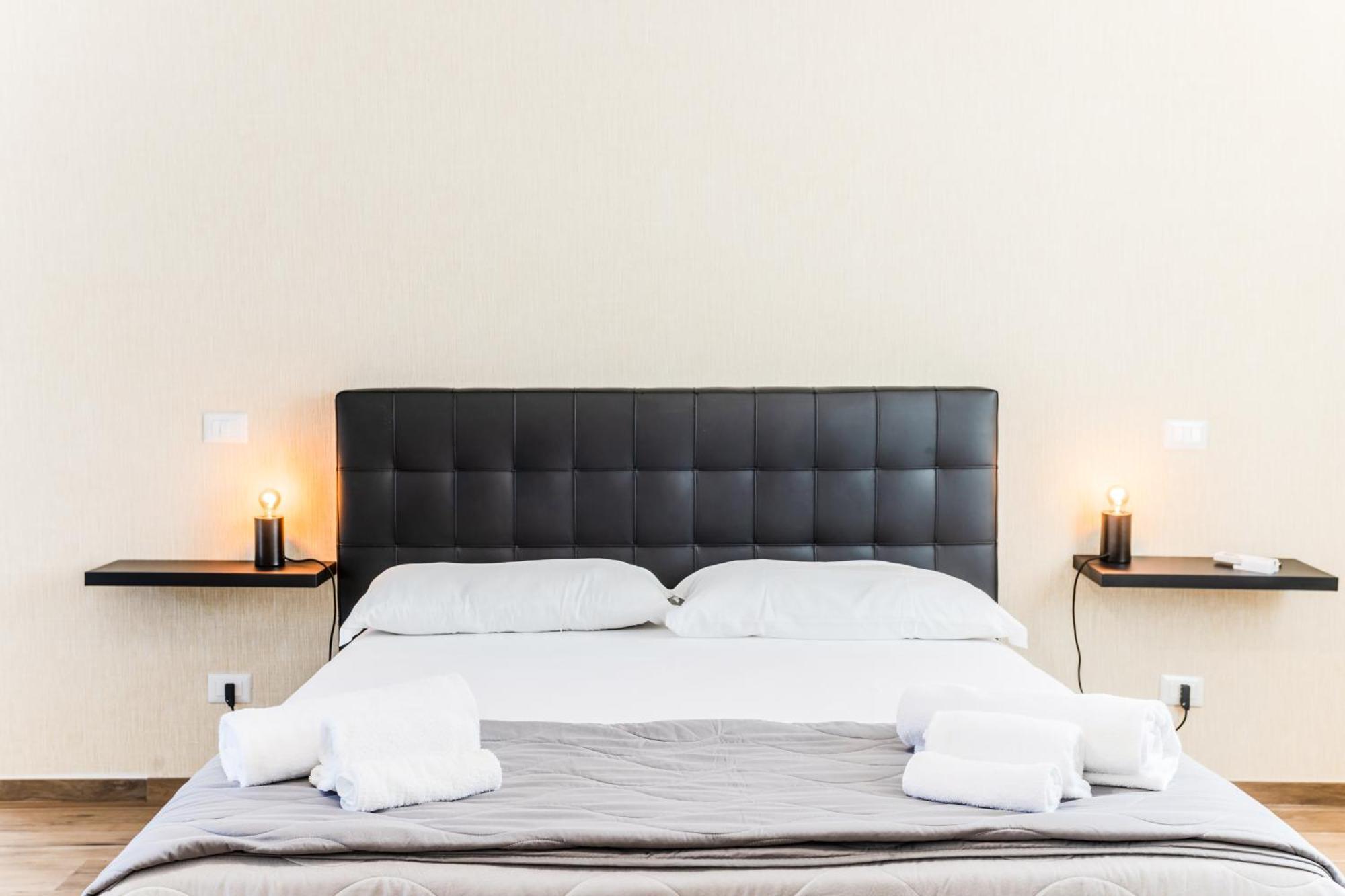 Pietramare Luxury Suites Bari Buitenkant foto