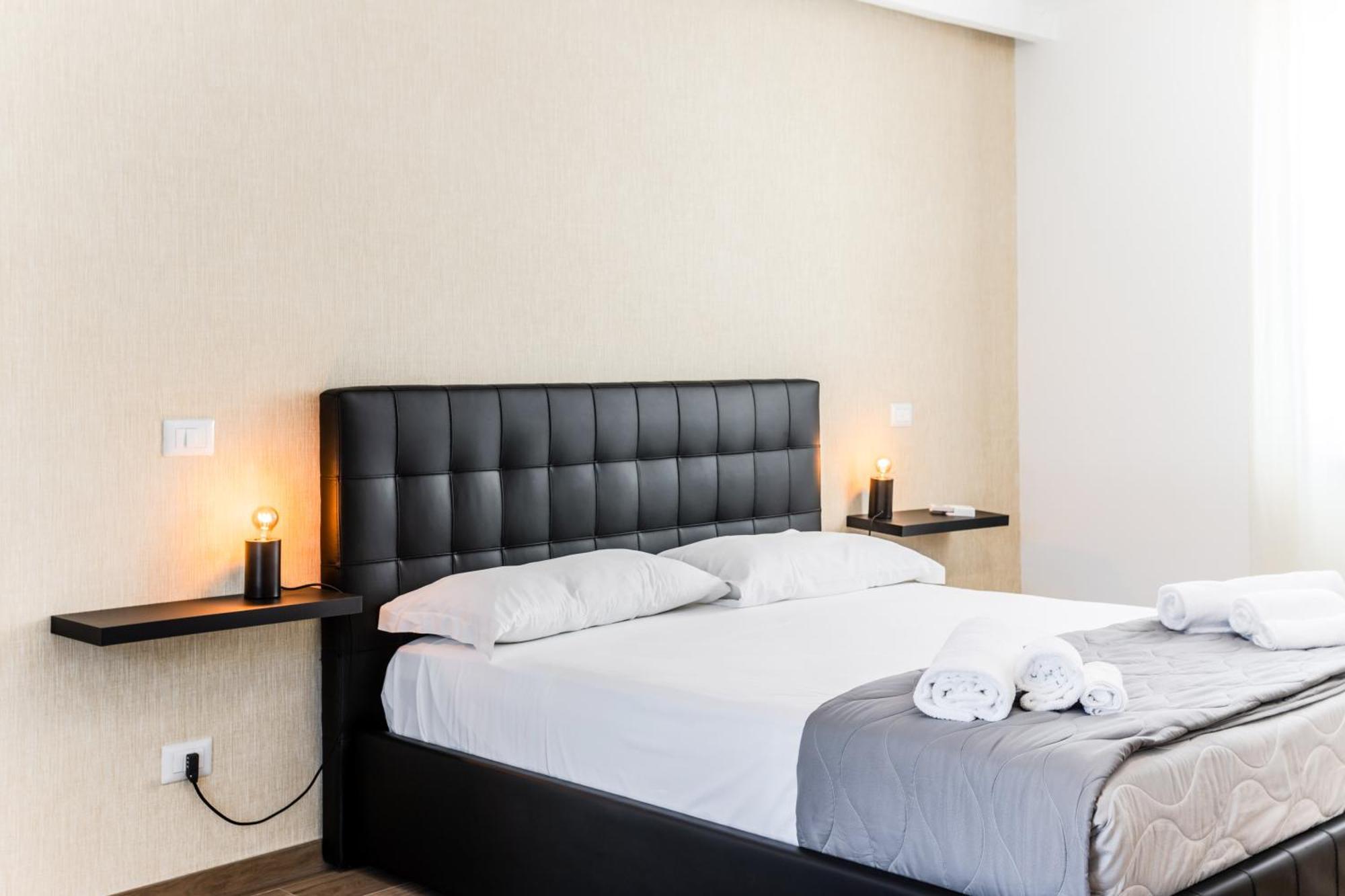 Pietramare Luxury Suites Bari Buitenkant foto
