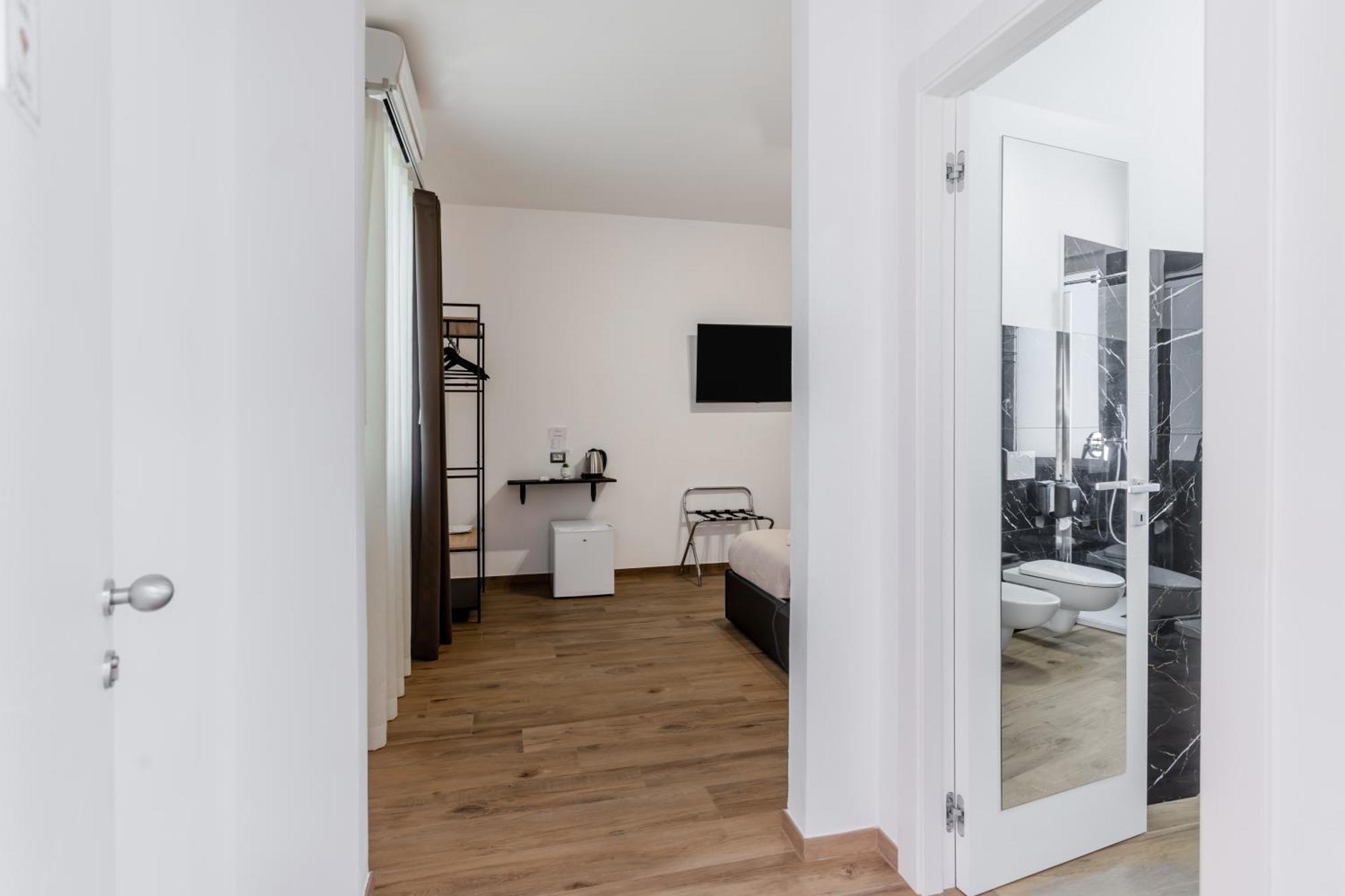 Pietramare Luxury Suites Bari Buitenkant foto