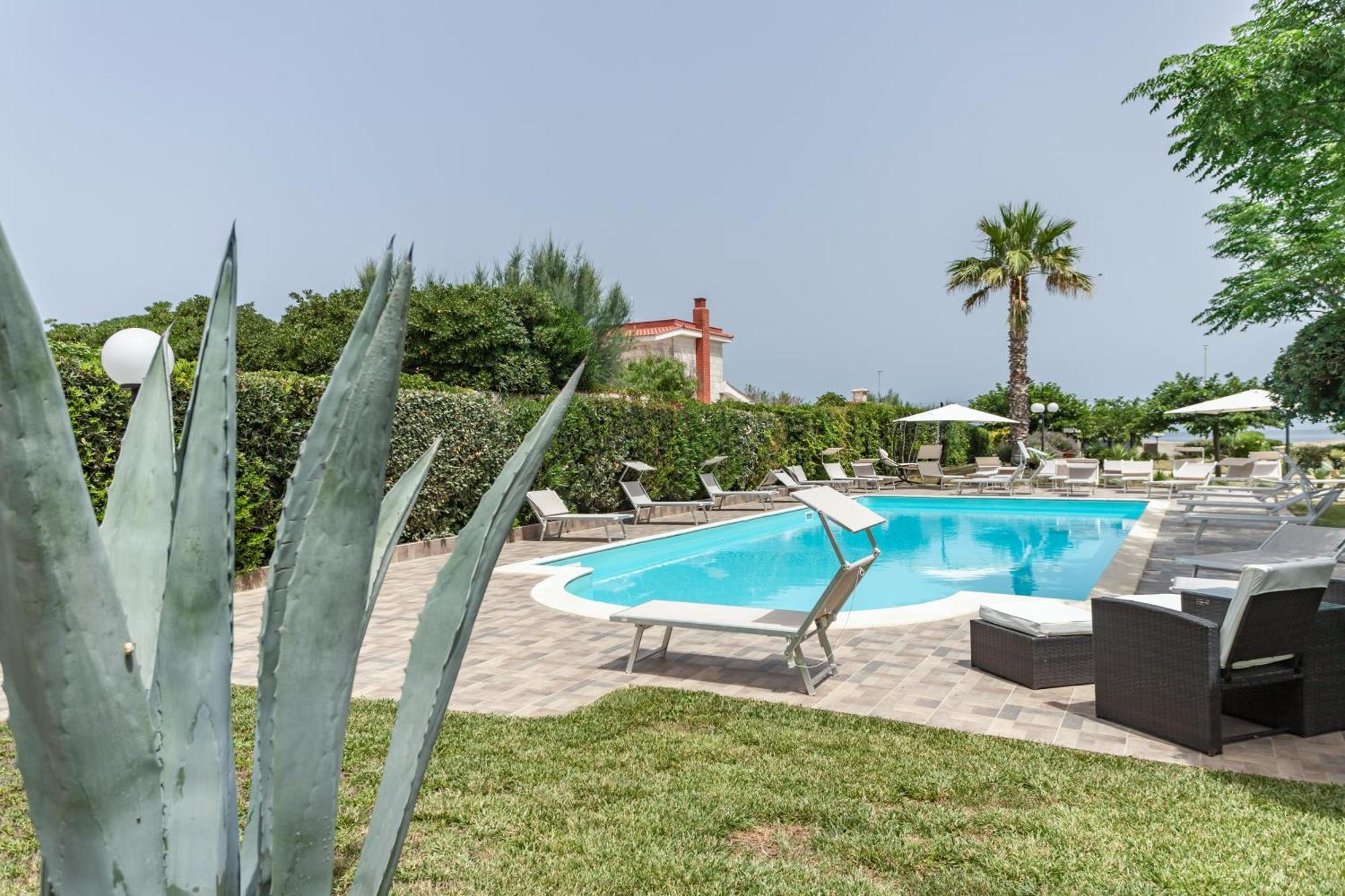 Pietramare Luxury Suites Bari Buitenkant foto
