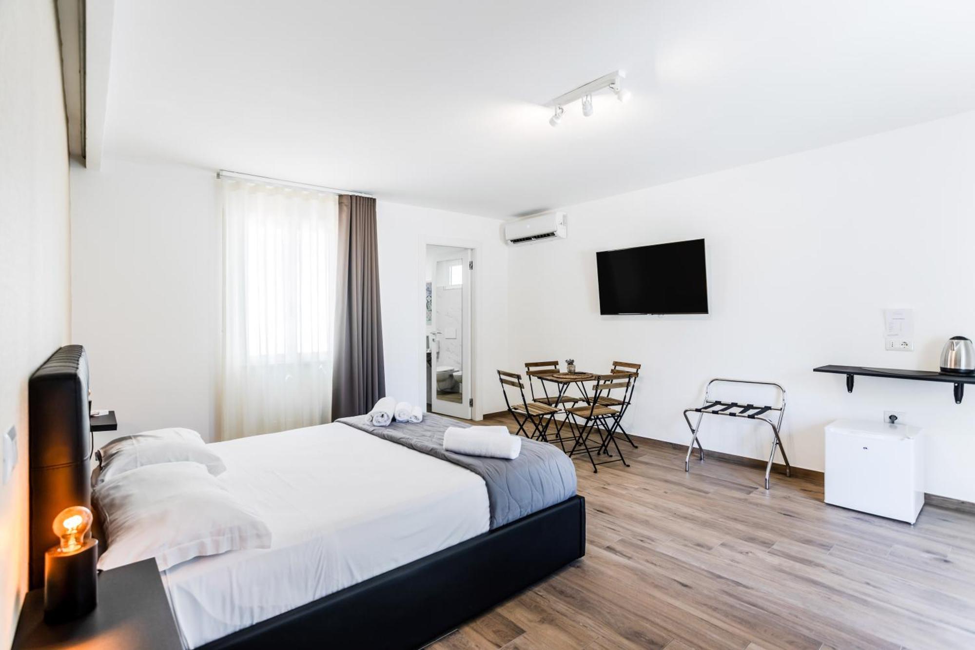 Pietramare Luxury Suites Bari Buitenkant foto