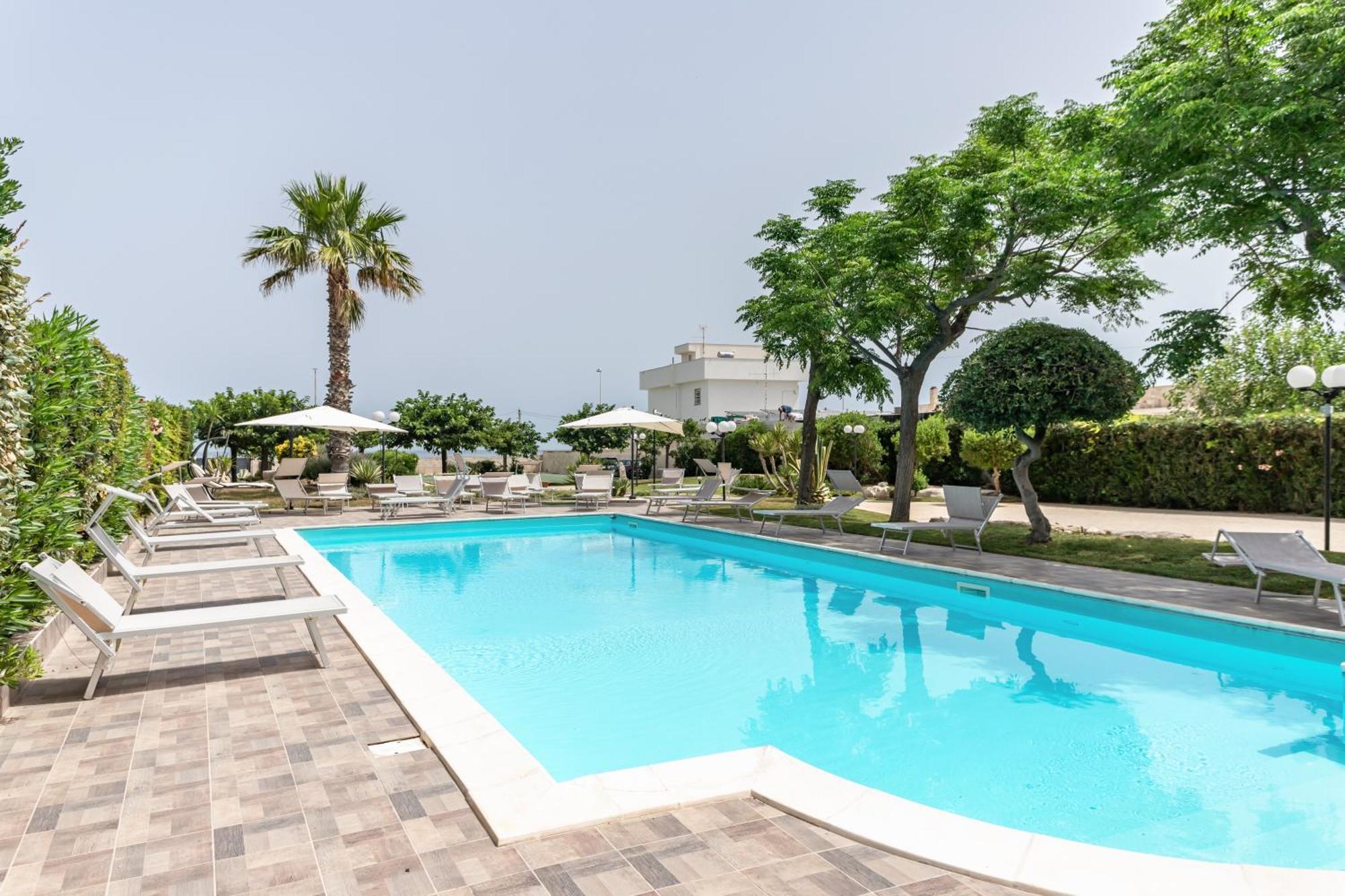 Pietramare Luxury Suites Bari Buitenkant foto