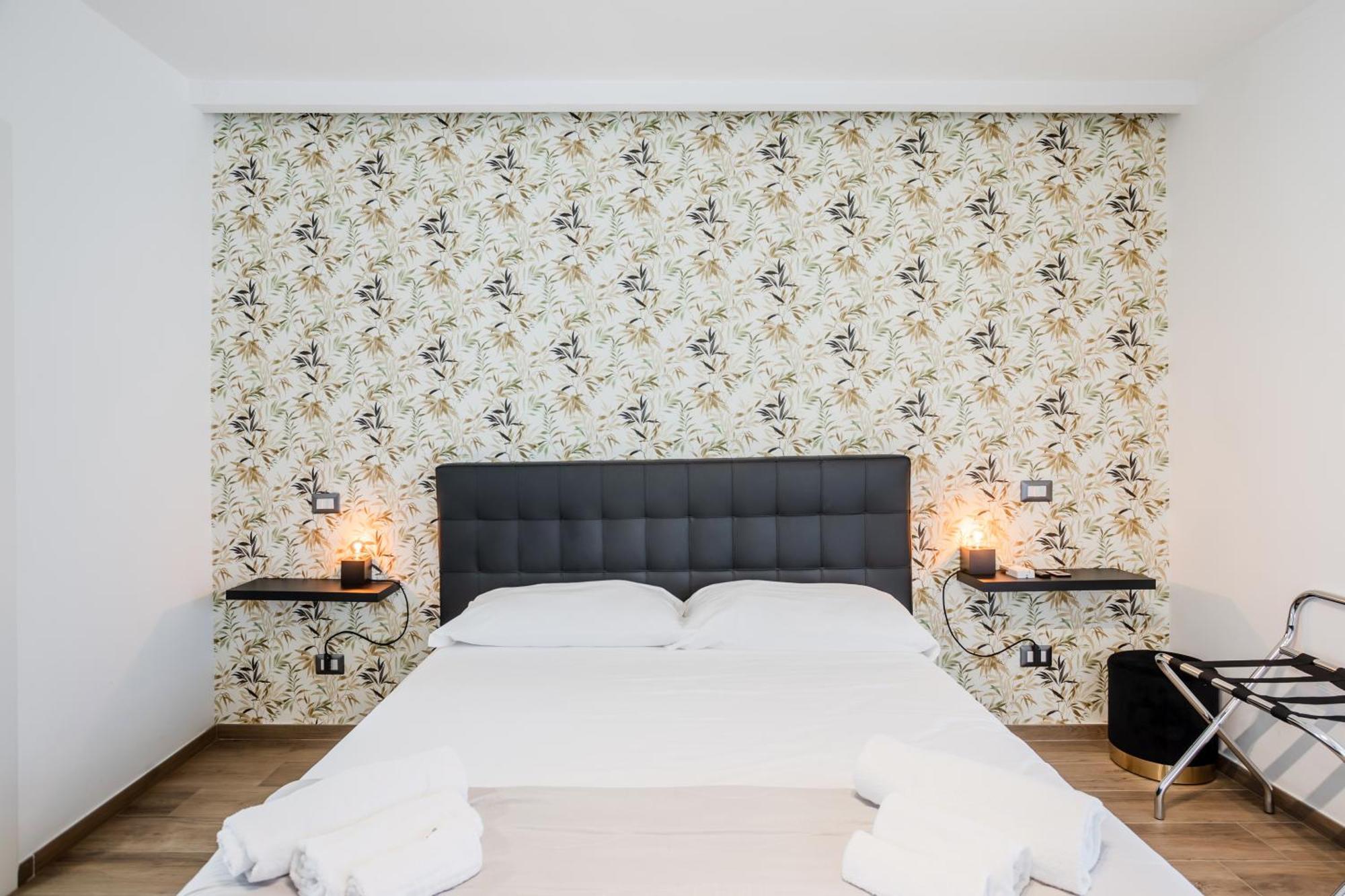 Pietramare Luxury Suites Bari Buitenkant foto